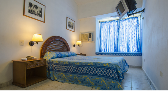 Hotel Ficha