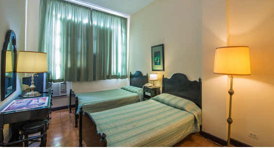 Hotel Ficha