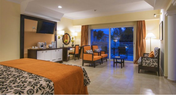 Hotel Ficha