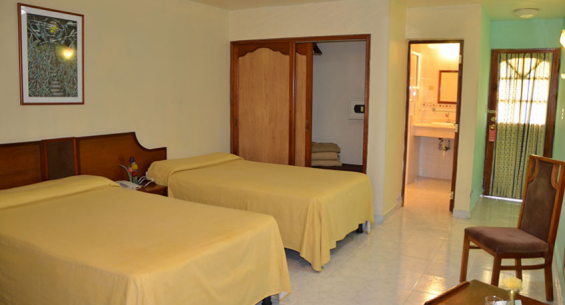 Hotel Ficha