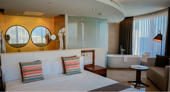 Hotel Ficha